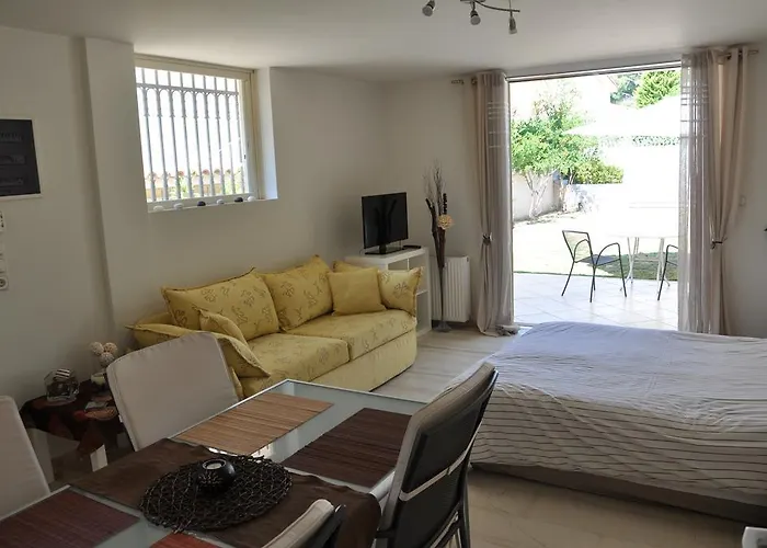 Cosy Studio With Garden / Individual Apartment